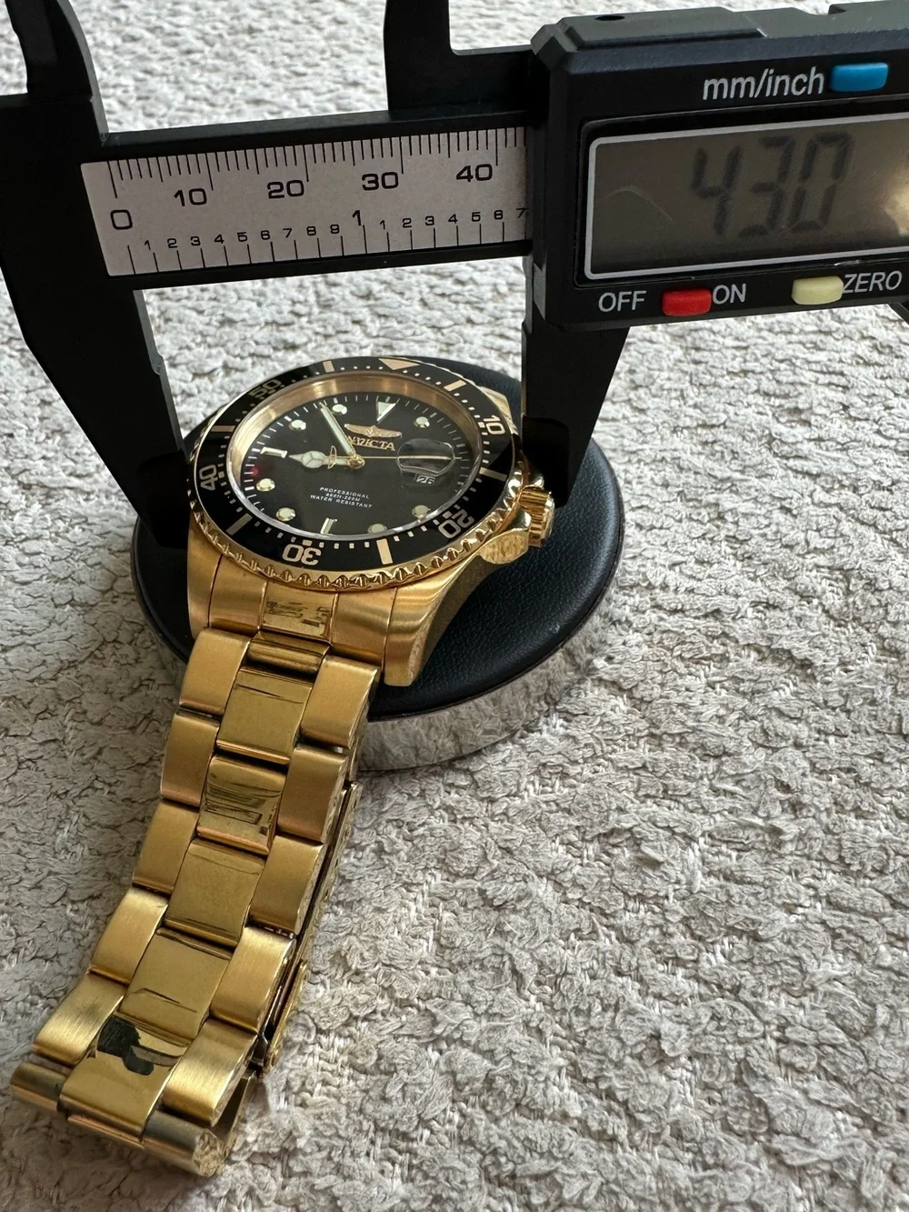 Invicta Pro Diver Mens 43mm Gold Watch, Black Dial, Quartz, New Battery, 22062